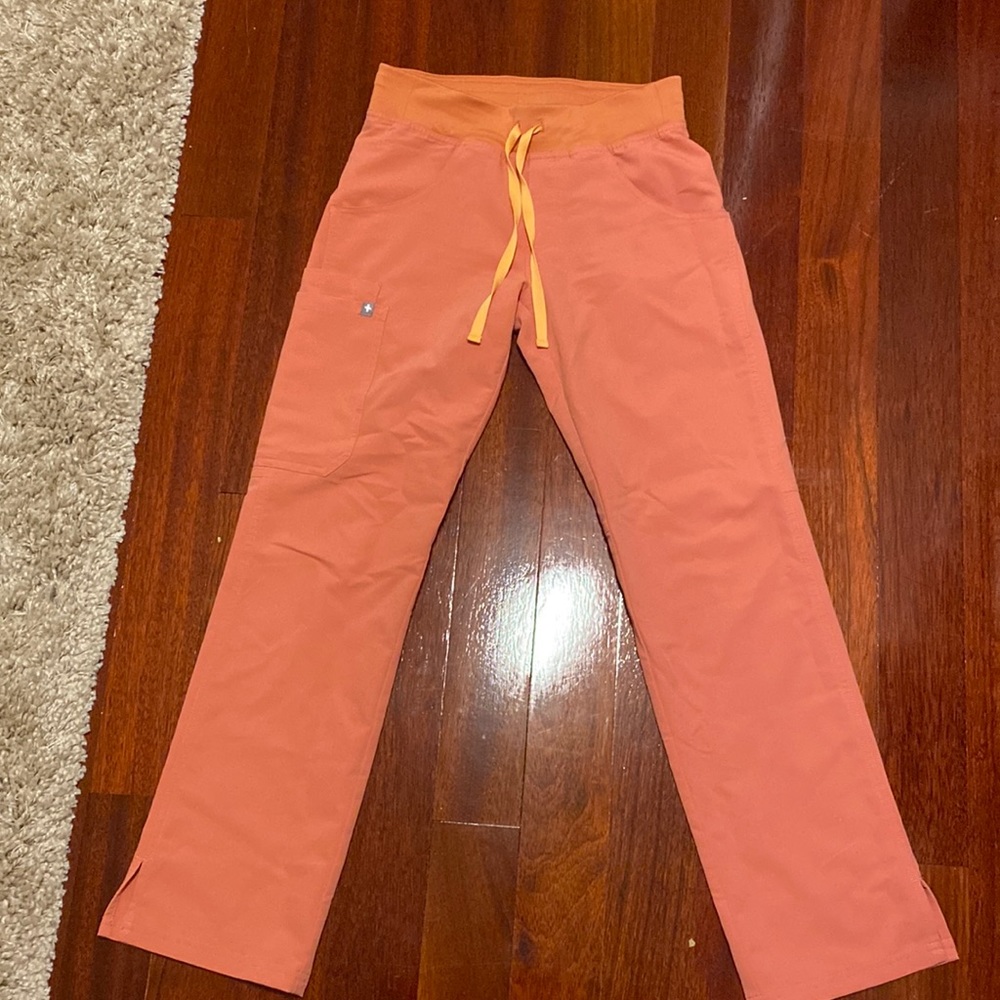 Figs Kade Cargo Scrub Pants in Coral